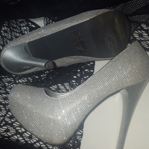 SHI silver 5" HEELS - Picture 3 of 6